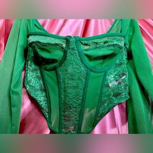 Hem Bustier Lace Top